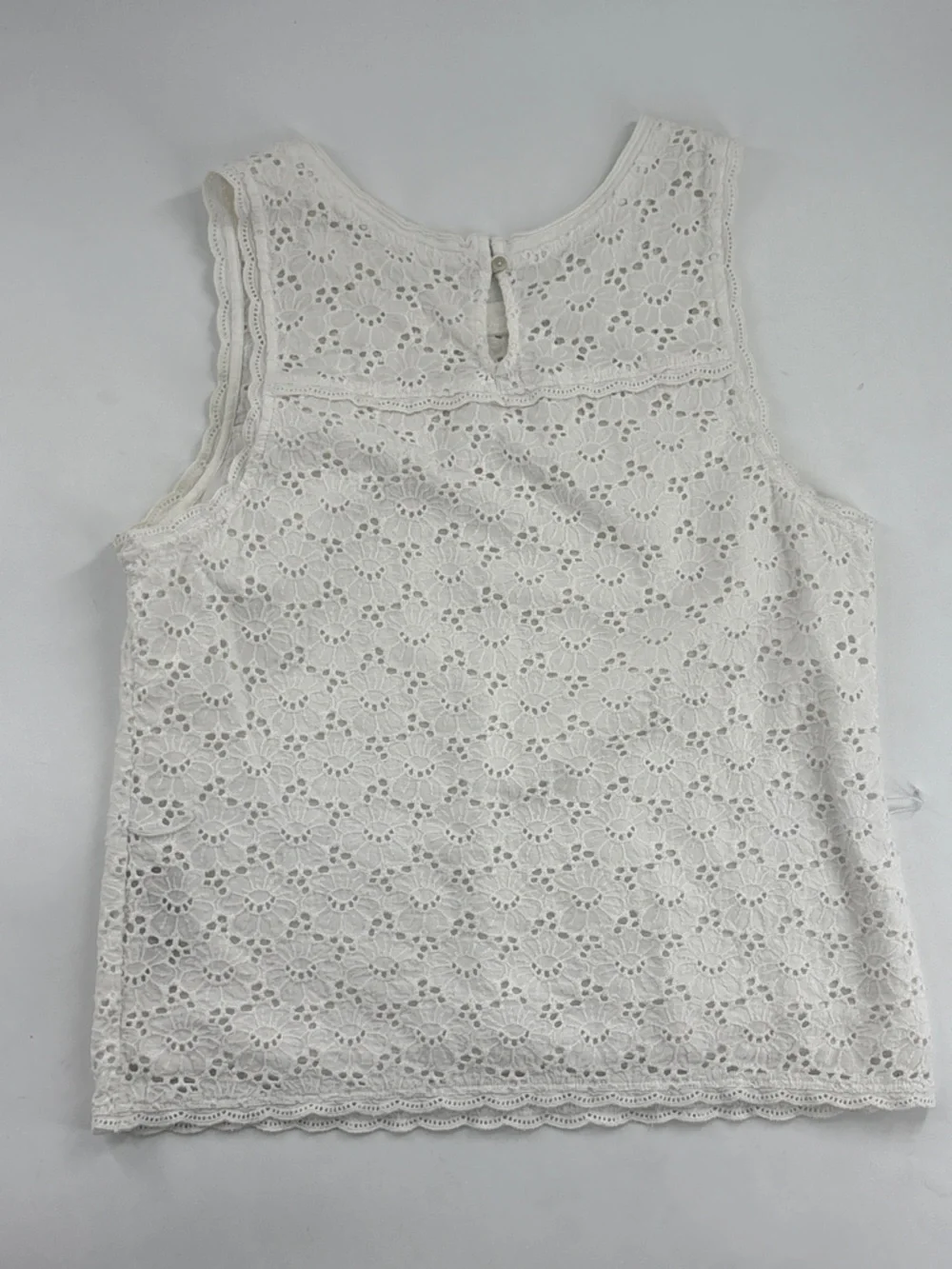 Abercrombie & Fitch White Eyelet Lace Sleeveless Top - Picture 6 of 7